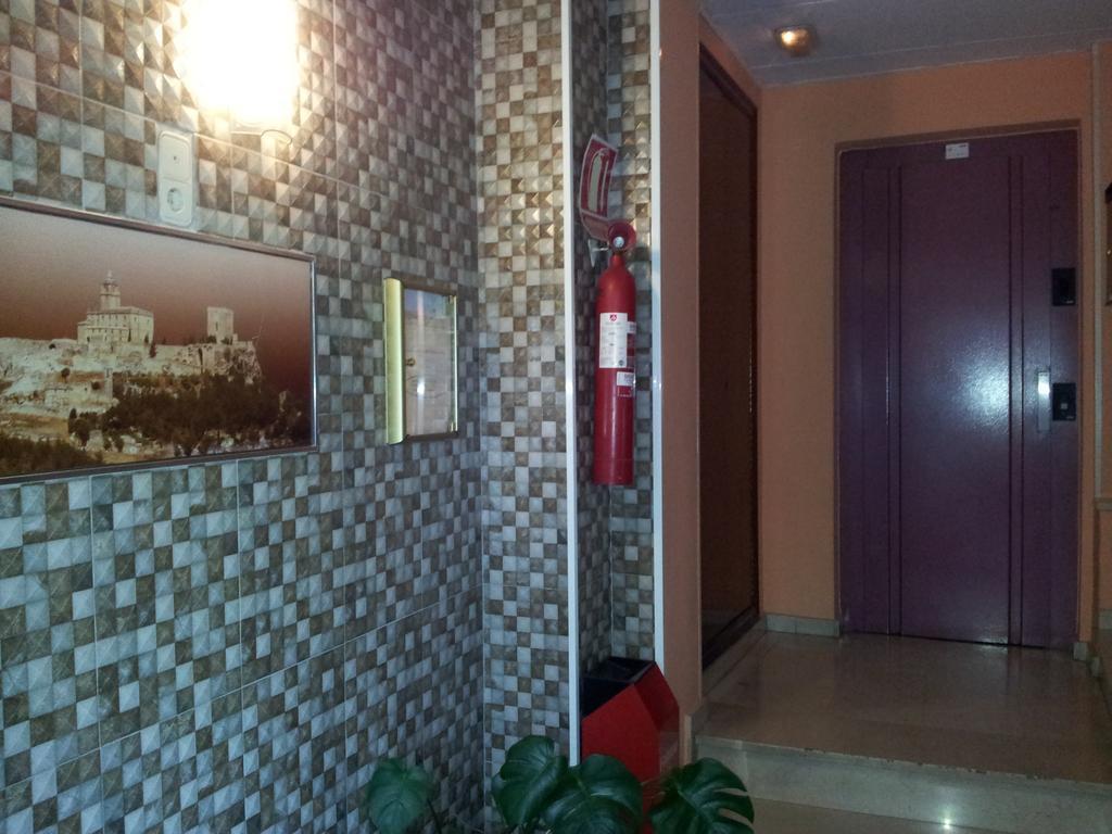 Hostal Rio De Oro Алкала ла Реал Екстериор снимка