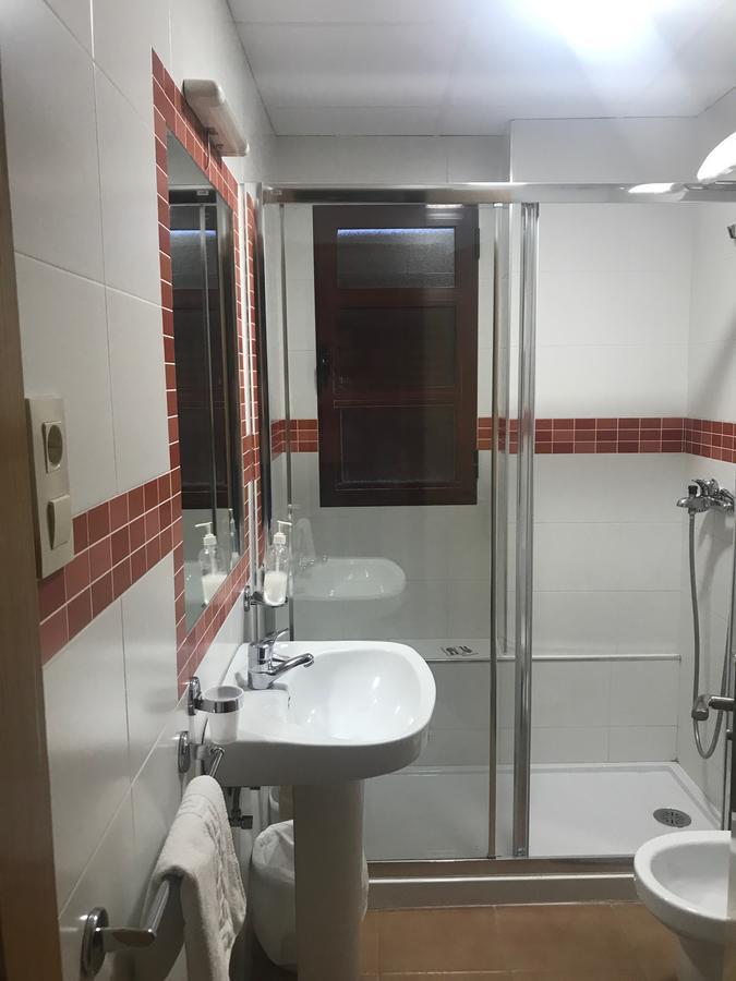 Hostal Rio De Oro Алкала ла Реал Екстериор снимка