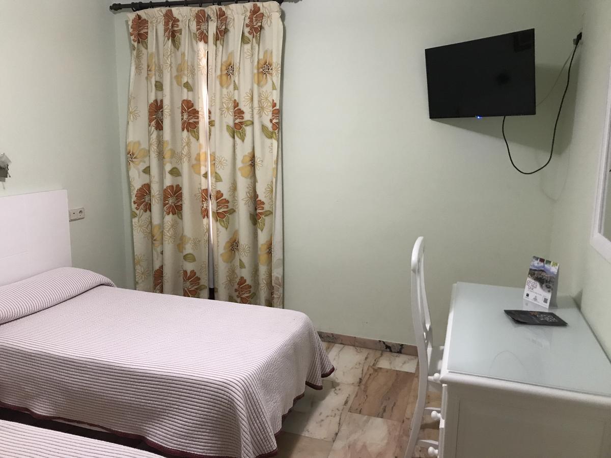Hostal Rio De Oro Алкала ла Реал Екстериор снимка