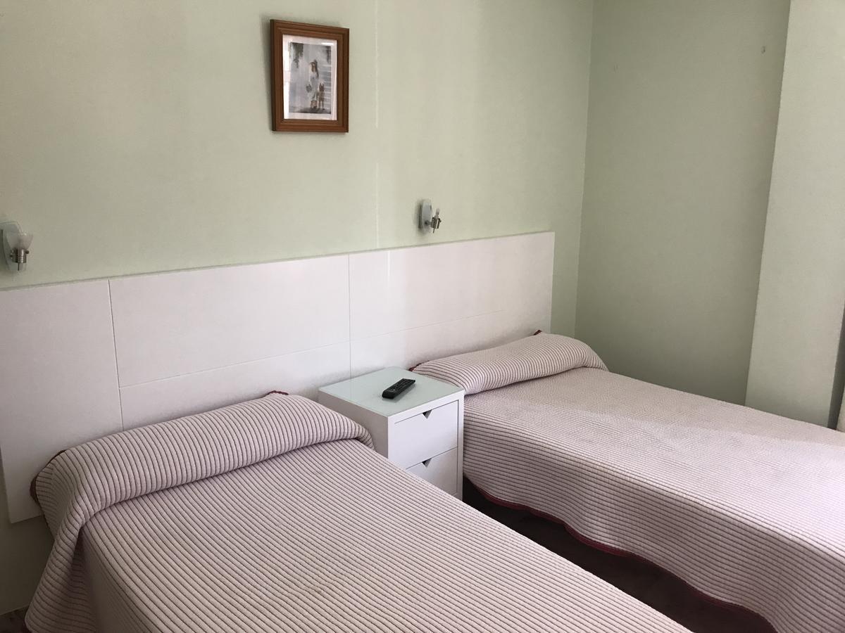 Hostal Rio De Oro Алкала ла Реал Екстериор снимка
